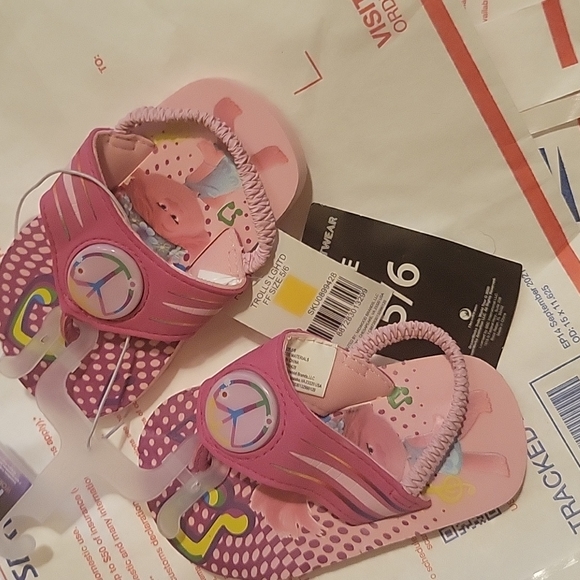 TROLLS LIGHTED FOOTWEAR SIZE 5/6 - Picture 3 of 12